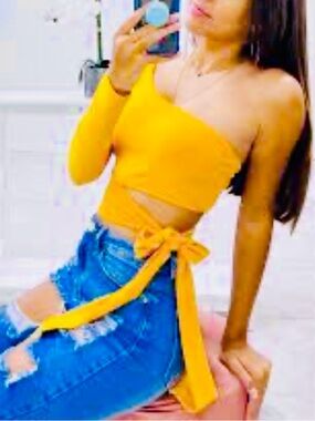 Viola Wrap Mustard Top